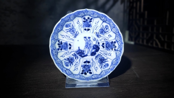 古玩陶瓷清康熙·青花三國(guó)二喬人物紋花口盤(pán)拍賣(mài),當(dāng)前價(jià)格1200元