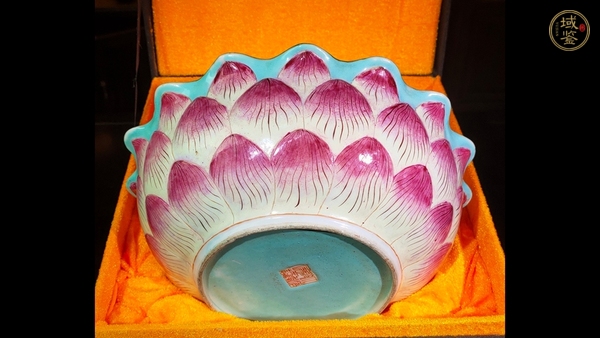 古玩陶瓷清末民初·粉彩龜棲蓮臺仿生供器大香插真品鑒賞圖