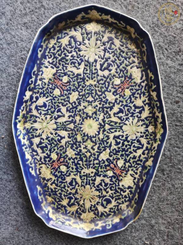 古玩陶瓷花間壽字紋粉彩盤真品鑒賞圖