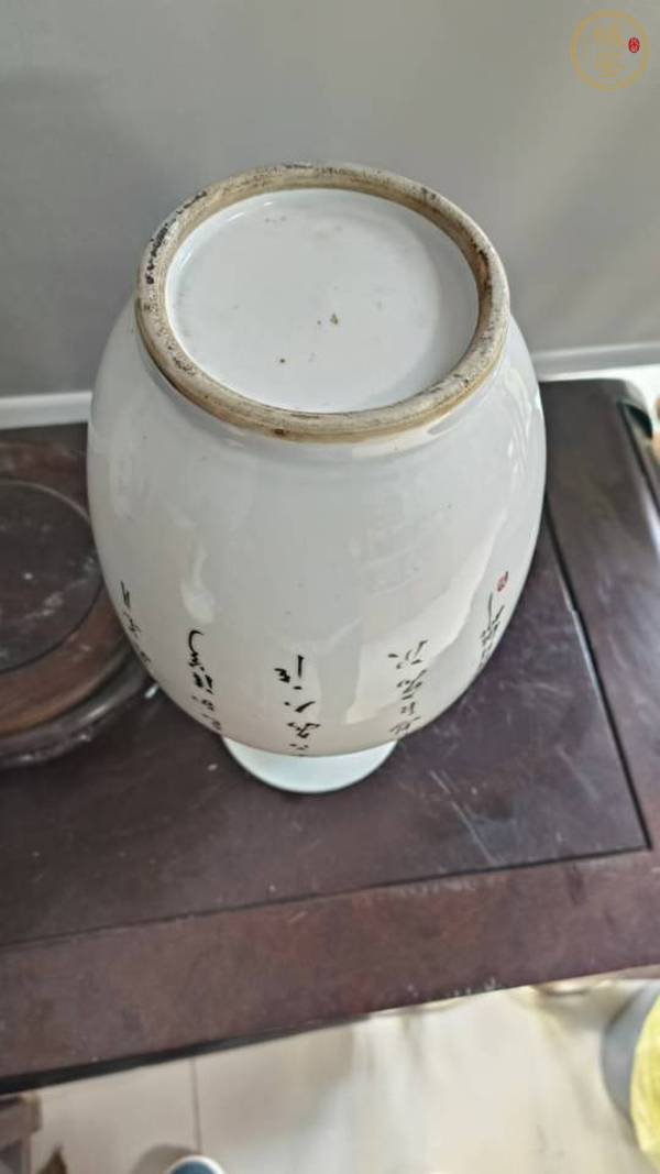 古玩陶瓷粉彩桃花仕女人物紋瓶真品鑒賞圖