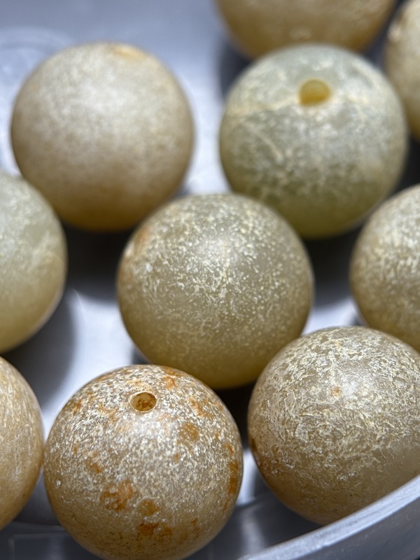 古玩玉器明代滿灰皮玉珠子拍賣,當前價格7000元