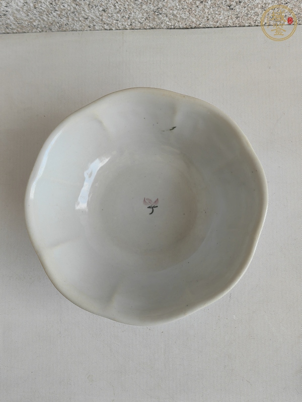 古玩陶瓷釉下彩花鳥紋碗真品鑒賞圖