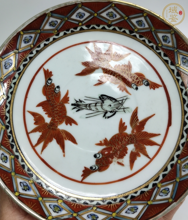 古玩陶瓷五彩魚(yú)趣圖盤(pán)真品鑒賞圖