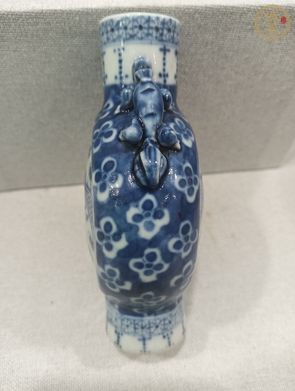 古玩陶瓷青花抱月瓶真品鑒賞圖