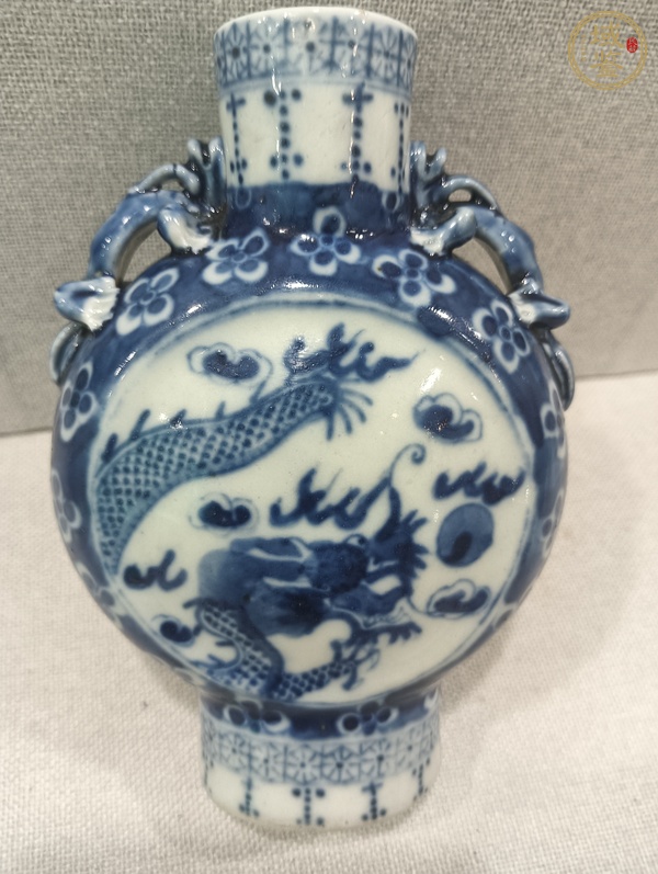古玩陶瓷青花抱月瓶真品鑒賞圖