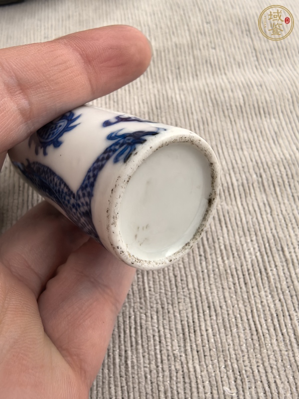 古玩陶瓷青花龍紋鼻煙壺真品鑒賞圖