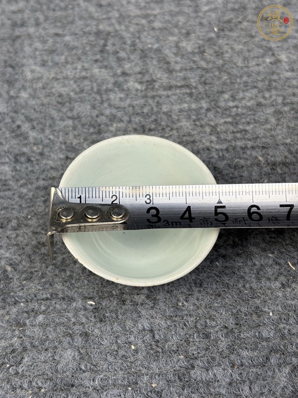古玩陶瓷青花纏枝花卉紋小杯真品鑒賞圖