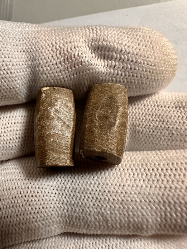 古玩玉器戰(zhàn)國素紋勒子一對拍賣，當前價格60元