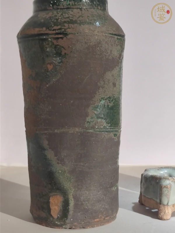 古玩陶瓷綠釉罐真品鑒賞圖