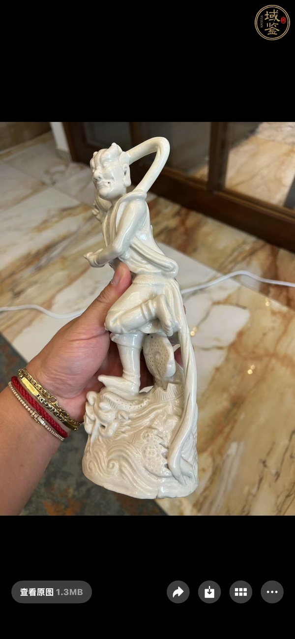 古玩陶瓷清代時(shí)期白釉魁星塑像真品鑒賞圖