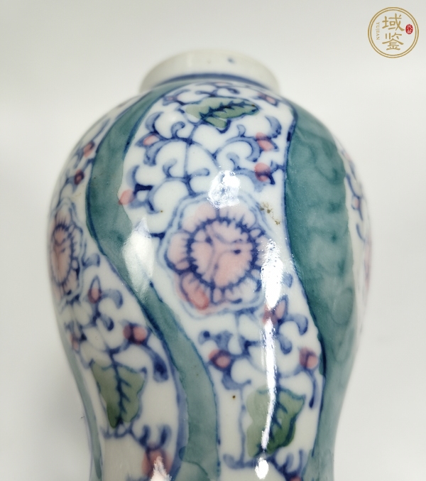 古玩陶瓷青花加彩花卉紋蓋瓶真品鑒賞圖