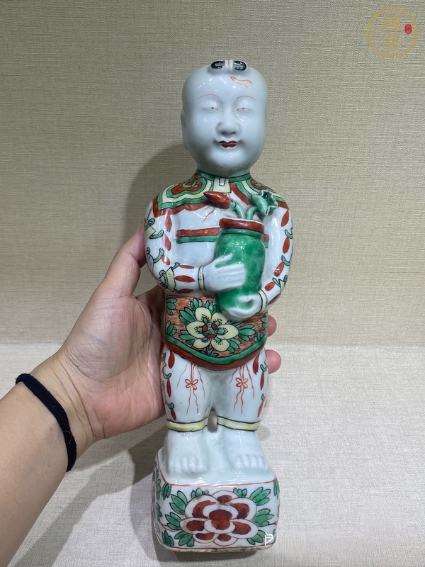 古玩陶瓷五彩童子造像真品鑒賞圖