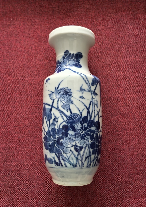 古玩陶瓷清晚期青花花鳥(niǎo)紋棒槌瓶拍賣，當(dāng)前價(jià)格18888元