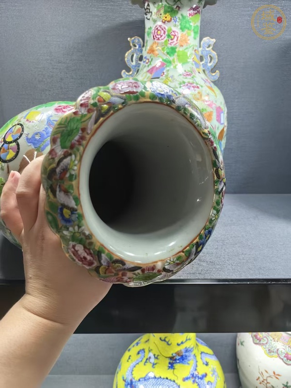 古玩陶瓷清中廣彩瓶真品鑒賞圖
