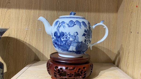 古玩人物故事青花壺真品鑒賞圖