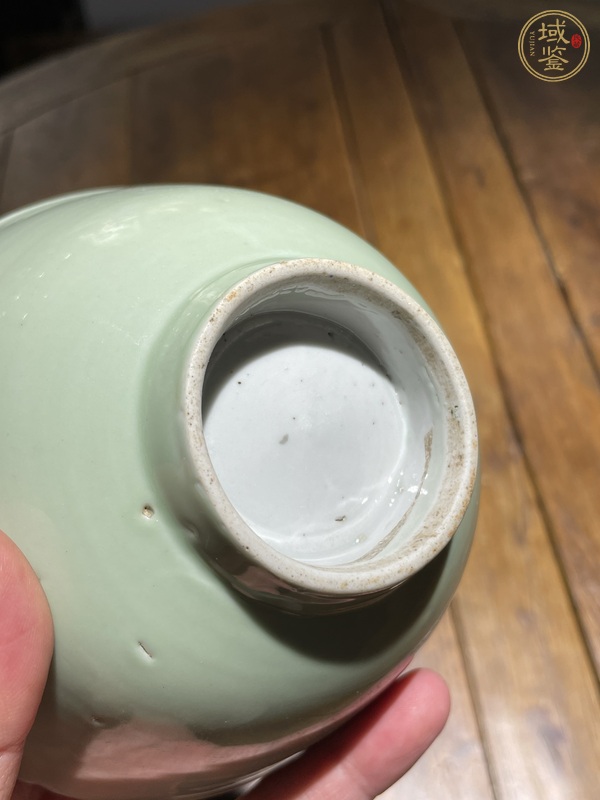 古玩陶瓷豆青釉茶碗真品鑒賞圖