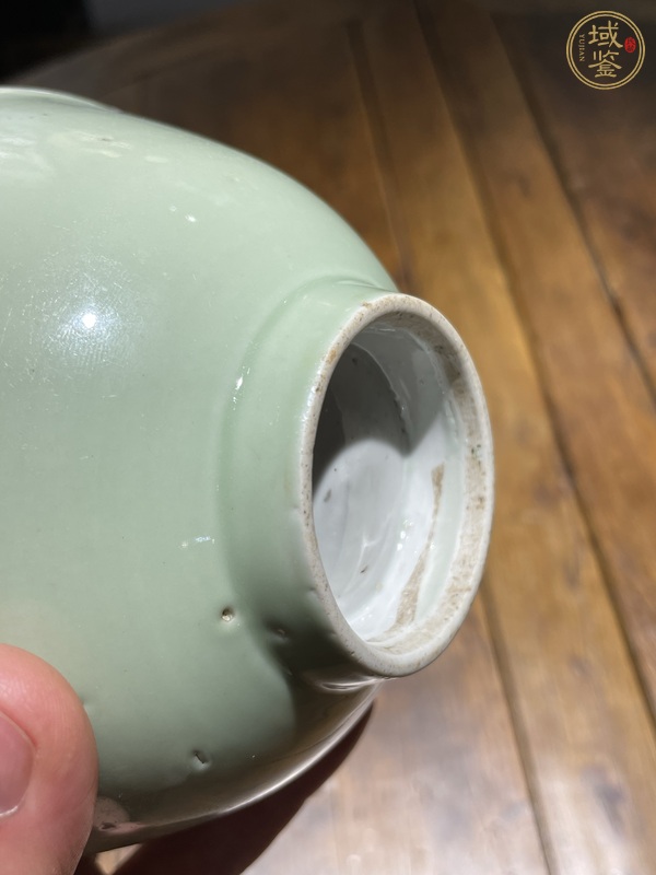 古玩陶瓷豆青釉茶碗真品鑒賞圖