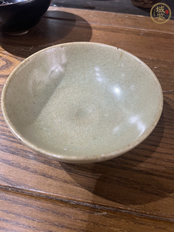 古玩陶瓷龍泉青瓷茶碗真品鑒賞圖