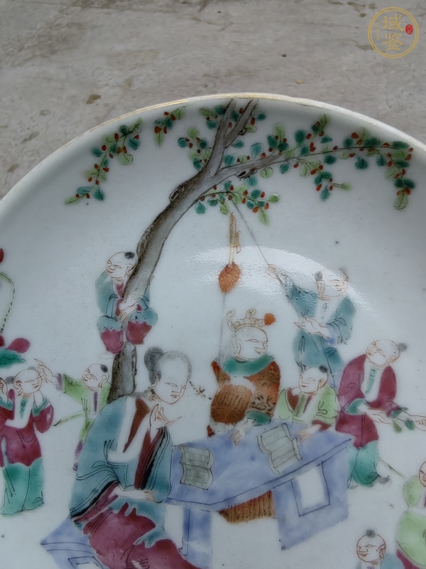 古玩陶瓷道光粉彩人物盤真品鑒賞圖