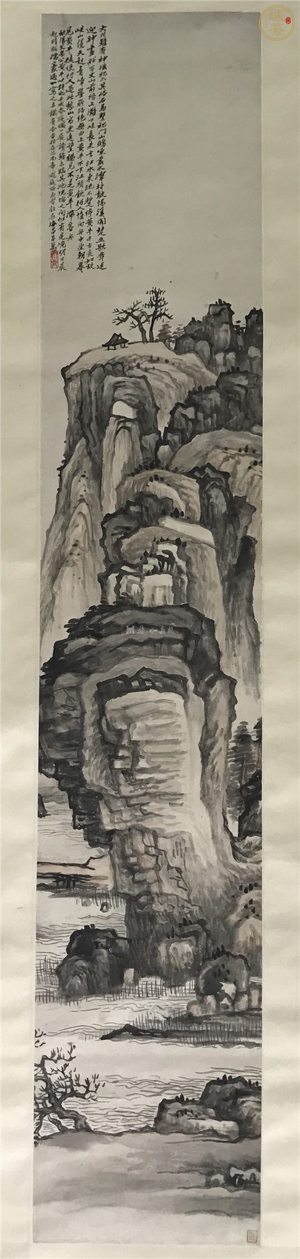 古玩字畫呂萬款山水立軸真品鑒賞圖
