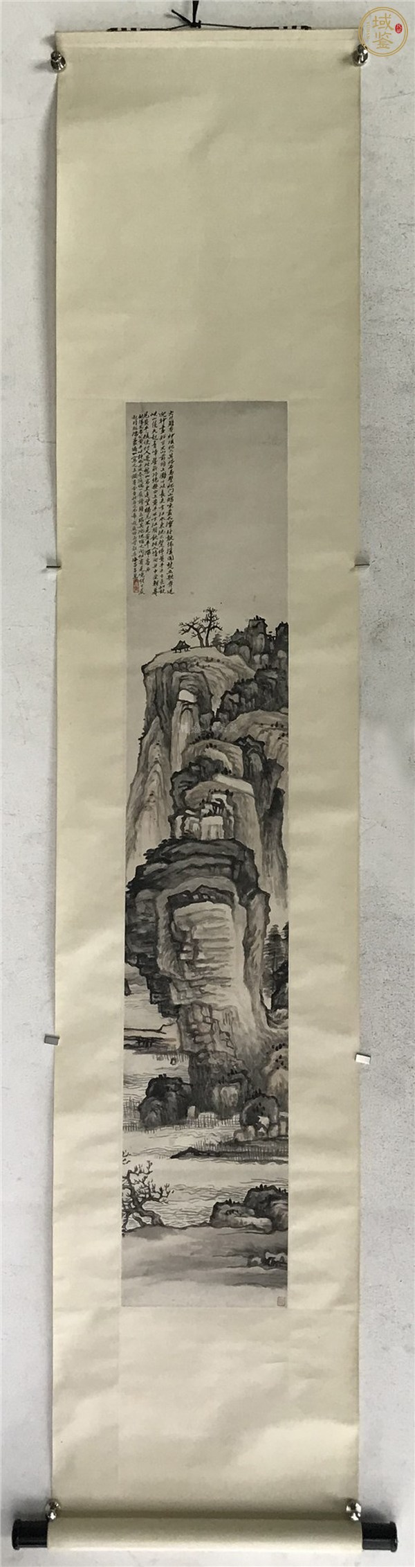 古玩字畫呂萬款山水立軸真品鑒賞圖