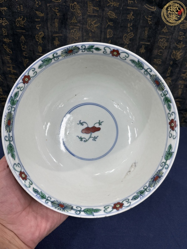 古玩陶瓷需上手，清乾隆風格，斗彩花卉高足碗真品鑒賞圖
