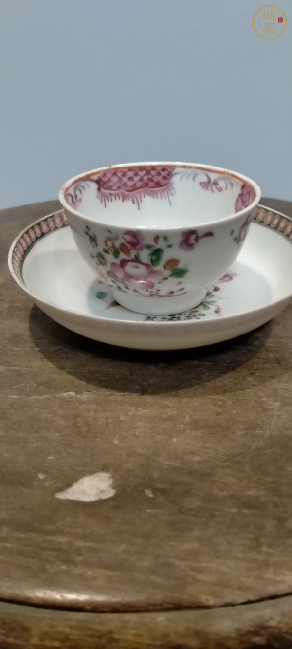 古玩陶瓷乾隆廣彩花卉杯碟真品鑒賞圖