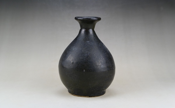 古玩陶瓷瓶中皇后:明清黑釉玉壺春瓶拍賣(mài)，當(dāng)前價(jià)格165元