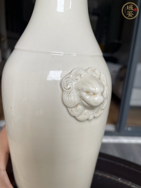 古玩陶瓷白釉輔首瓶真品鑒賞圖