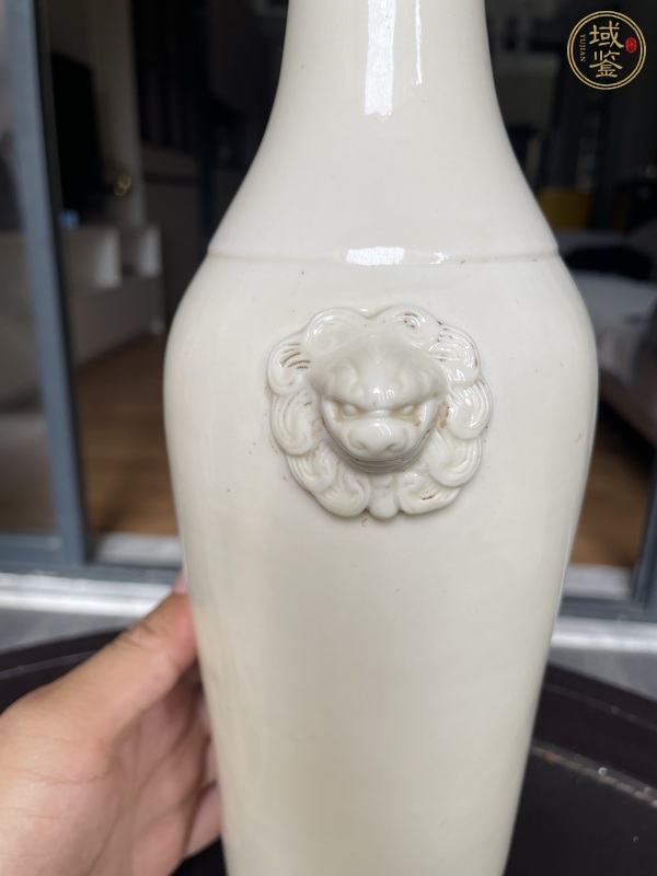 古玩陶瓷白釉輔首瓶真品鑒賞圖