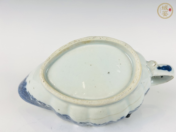 古玩陶瓷清乾隆·青花花卉紋花澆真品鑒賞圖