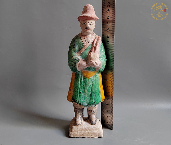 古玩陶瓷明三彩人物俑真品鑒賞圖