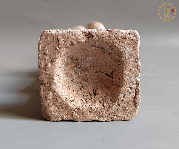 古玩陶瓷明三彩人物俑真品鑒賞圖