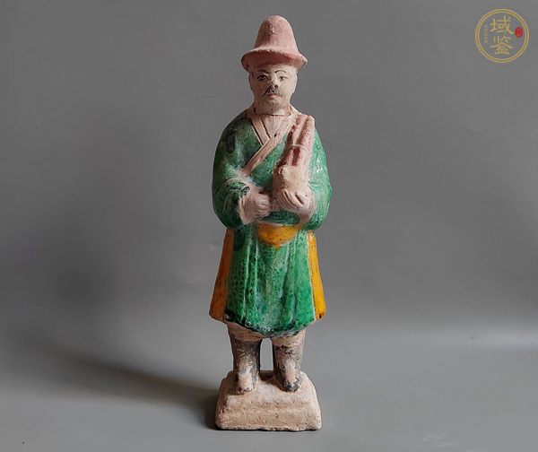 古玩陶瓷明三彩人物俑真品鑒賞圖