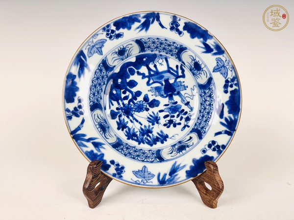 古玩清康熙·青花博古洞石花卉折沿盤真品鑒賞圖
