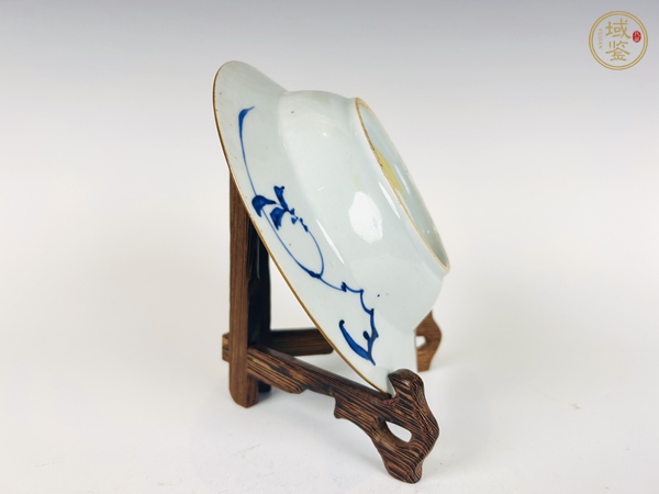 古玩陶瓷清康熙·青花博古洞石花卉折沿盤真品鑒賞圖
