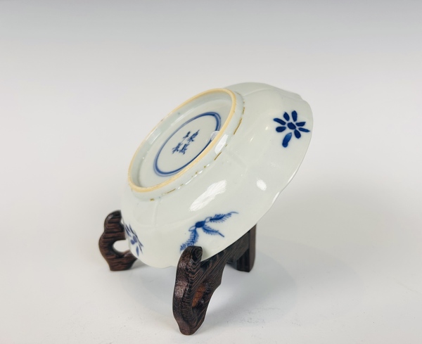 古玩陶瓷清光緒·青花魚蝦蟹花口杯碟拍賣，當(dāng)前價(jià)格99元