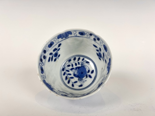 古玩陶瓷清光緒·青花魚蝦蟹花口杯碟拍賣，當(dāng)前價(jià)格99元
