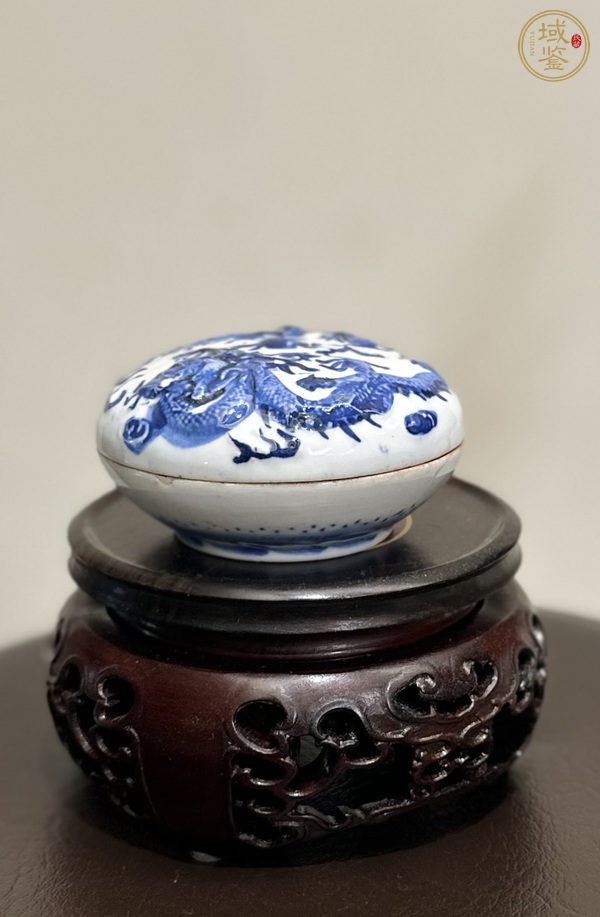 古玩陶瓷淺浮雕龍紋蓋盒真品鑒賞圖