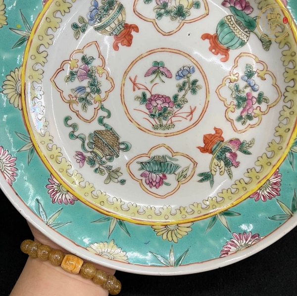 古玩陶瓷粉彩提籃花卉紋折腰盤真品鑒賞圖