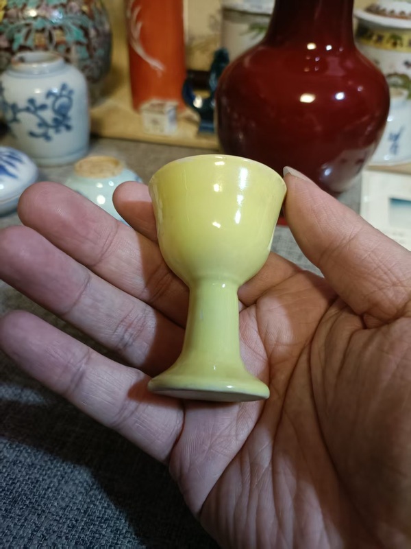 古玩轉(zhuǎn)賣民國(guó)檸檬黃釉高足杯拍賣，當(dāng)前價(jià)格450元