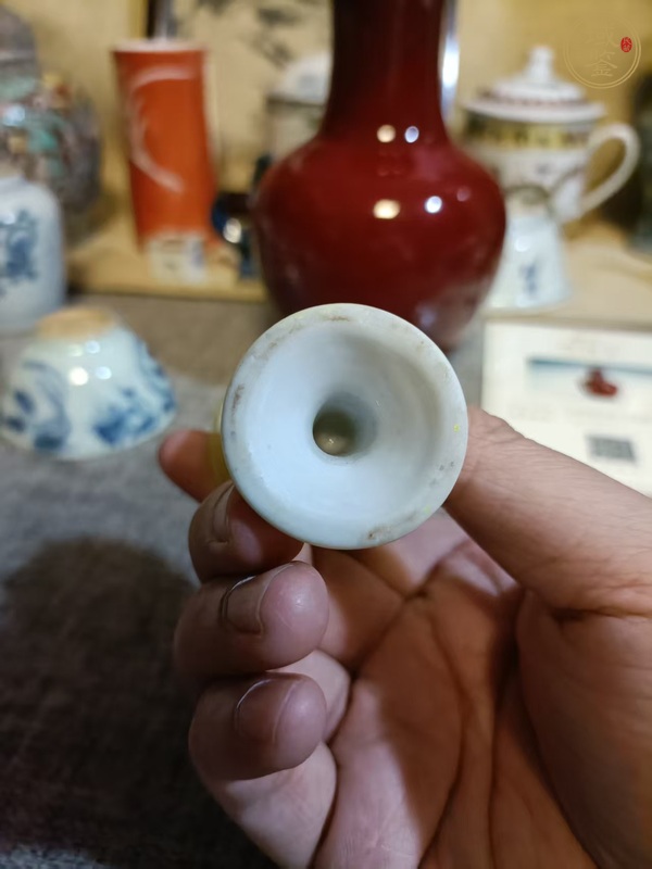古玩陶瓷檸檬黃釉高足杯真品鑒賞圖