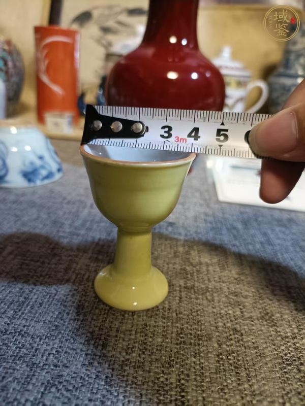 古玩陶瓷檸檬黃釉高足杯真品鑒賞圖