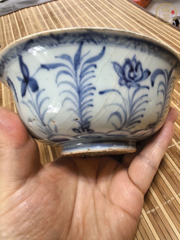 古玩陶瓷青花荷蓮紋碗真品鑒賞圖