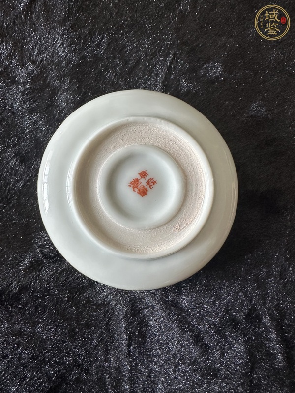 古玩陶瓷菊花蜻蜓粉彩印泥盒真品鑒賞圖