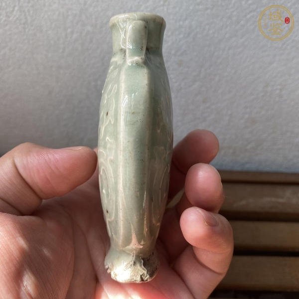 古玩陶瓷豆青釉夔龍壽字雙系瓶真品鑒賞圖