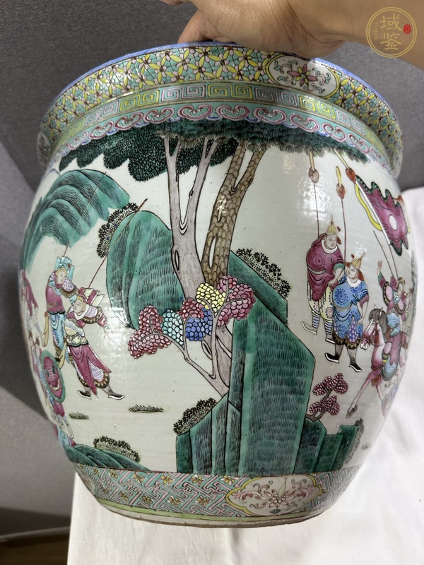 古玩陶瓷刀馬人粉彩缸真品鑒賞圖