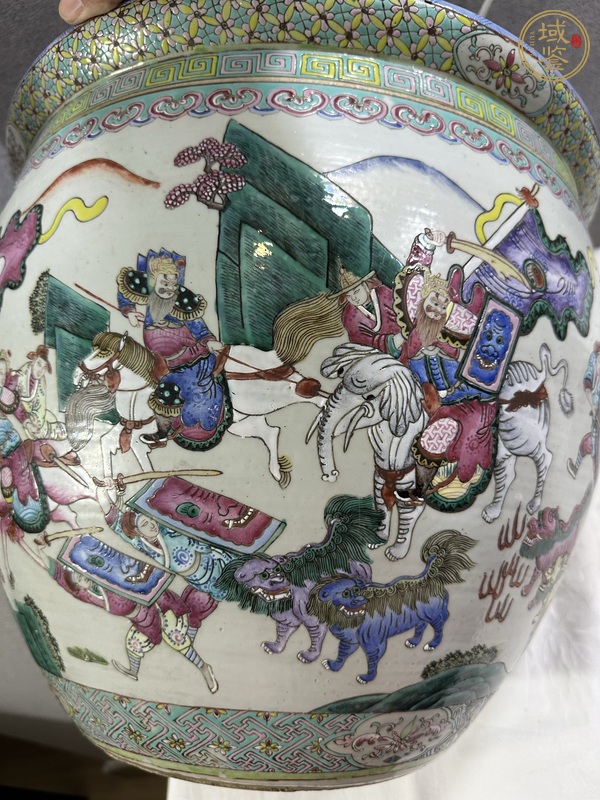 古玩陶瓷刀馬人粉彩缸真品鑒賞圖