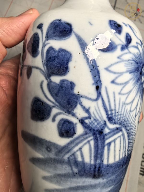 古玩陶瓷青花花卉紋柳葉瓶真品鑒賞圖