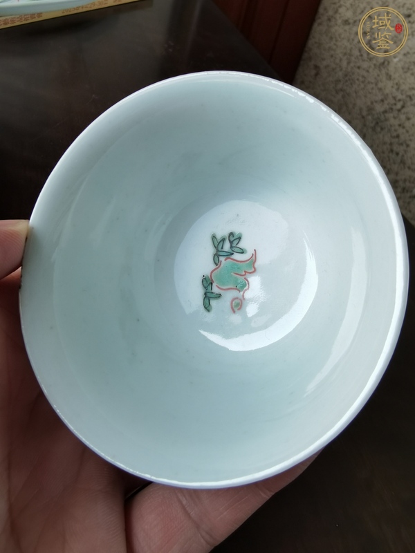 古玩陶瓷日本五彩花卉紋杯真品鑒賞圖
